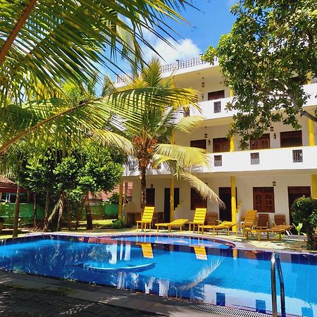 A One Calm Palace Mirissa Exterior photo