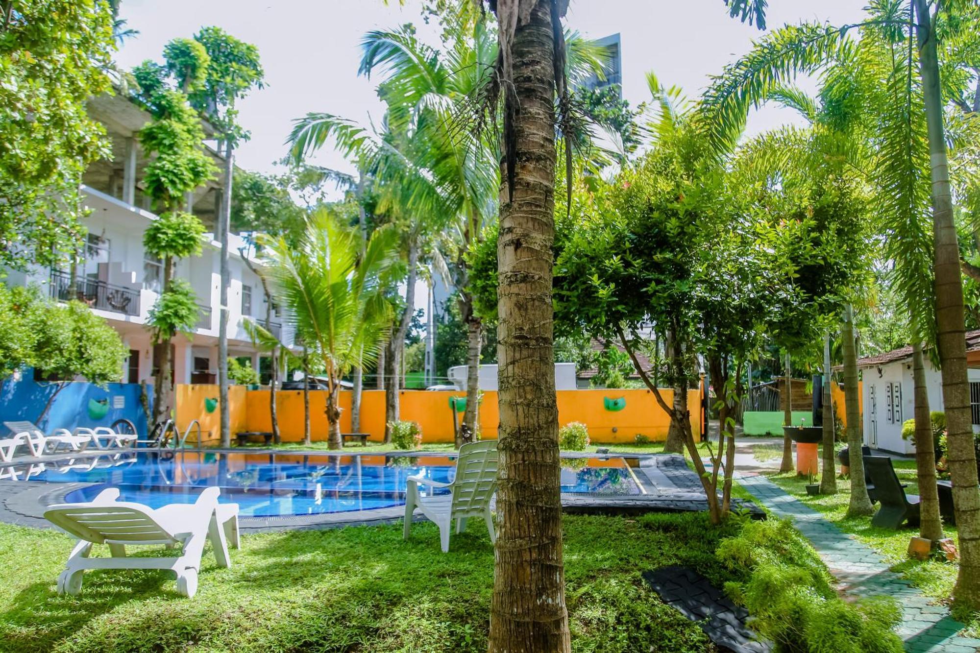 A One Calm Palace Mirissa Exterior photo