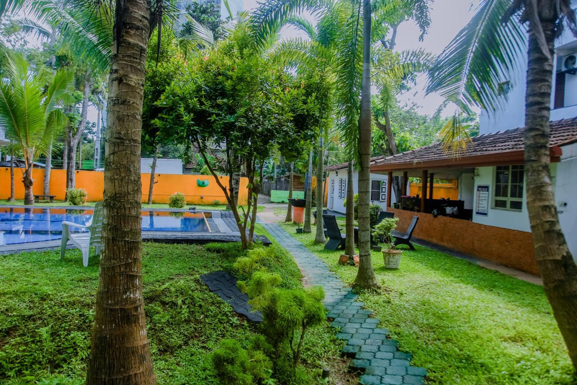 A One Calm Palace Mirissa Exterior photo
