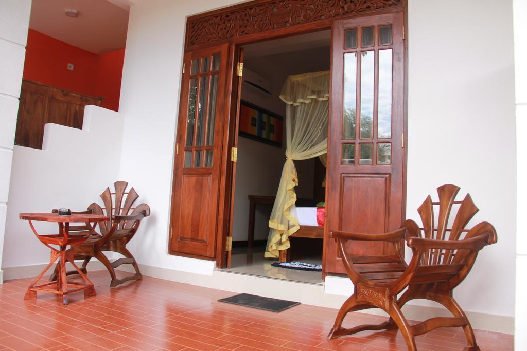 A One Calm Palace Mirissa Exterior photo