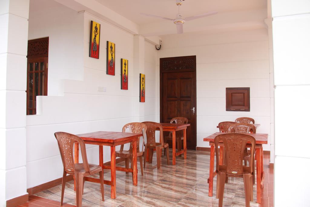 A One Calm Palace Mirissa Exterior photo