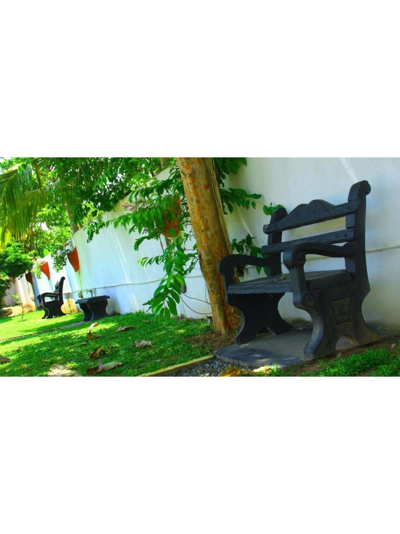 A One Calm Palace Mirissa Exterior photo