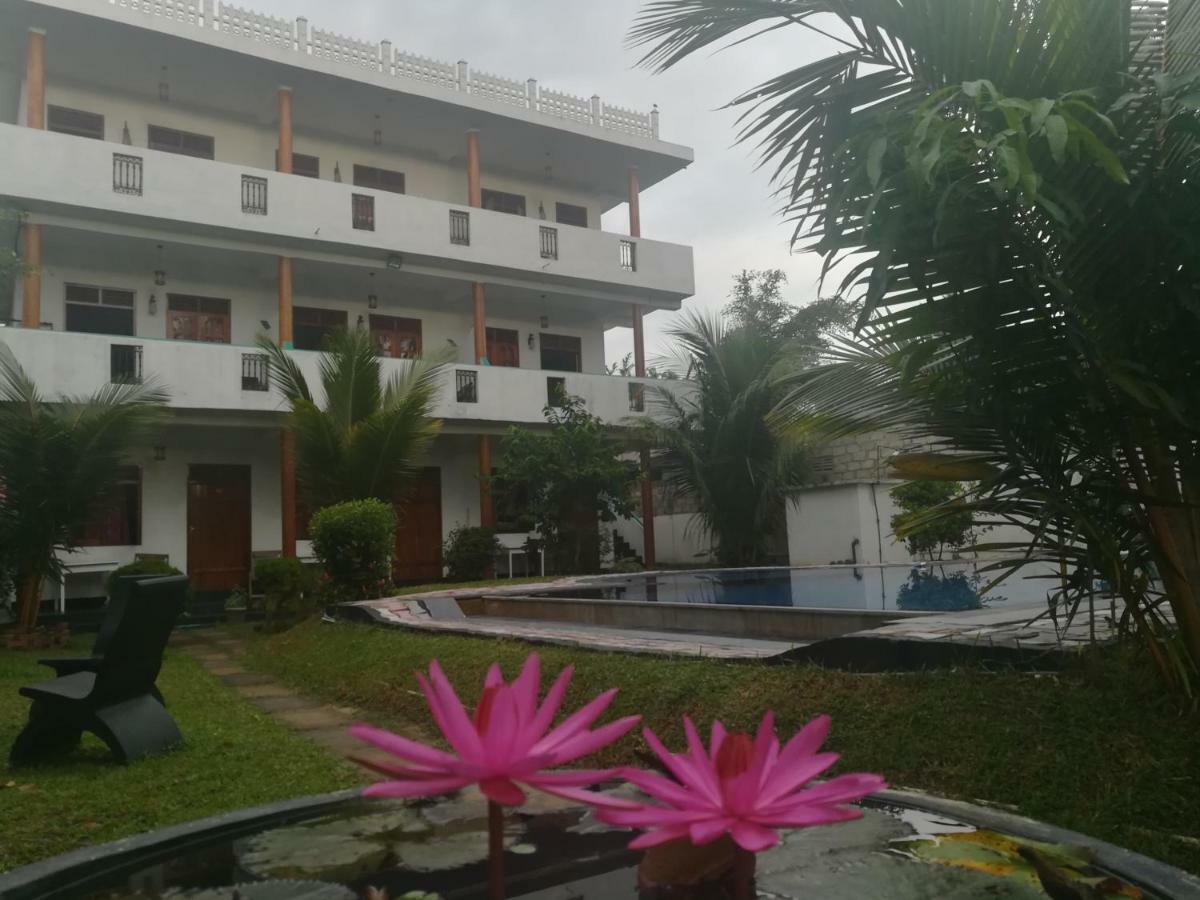 A One Calm Palace Mirissa Exterior photo